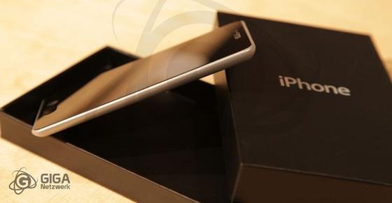 Main image of article iPhone 5: Website Prototypes Its Possible Look