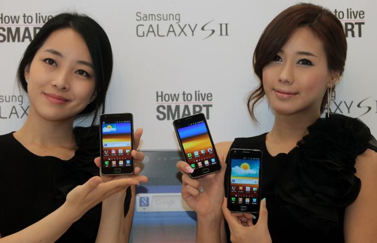 Main image of article Samsung Ready To Unveil Galaxy S III