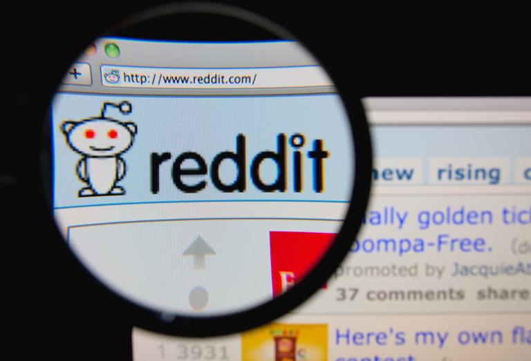Main image of article 5 Subreddits Every Developer Should Follow