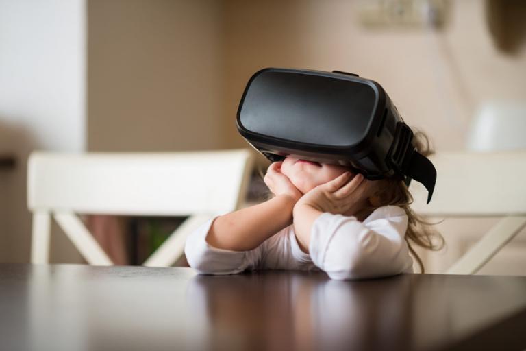 Main image of article Is Virtual Reality Becoming a Commercial Failure?