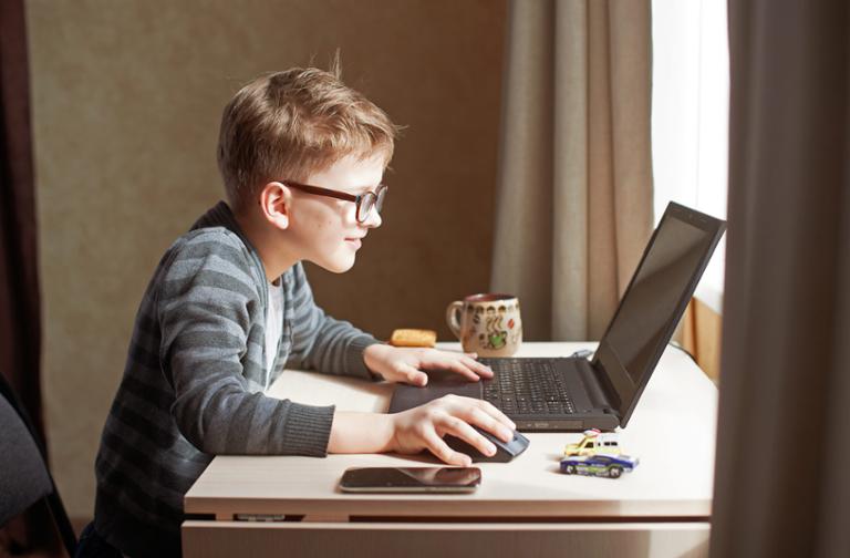 Main image of article Most Developers Begin Coding at an Absurdly Young Age