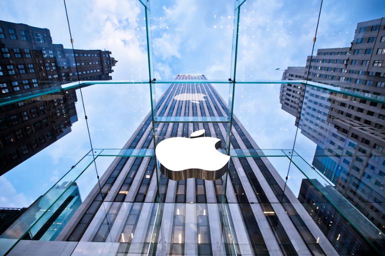 Main image of article Apple Won't Buy Into Meta's 'Metaverse' as Part of AR Plans