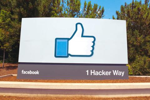 Go to article Does the Tech Industry Want Federal Regulations for Facebook?