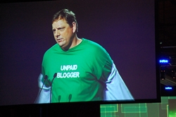 Michael Arrington wearing "Unpaid Blogger" T-shirt